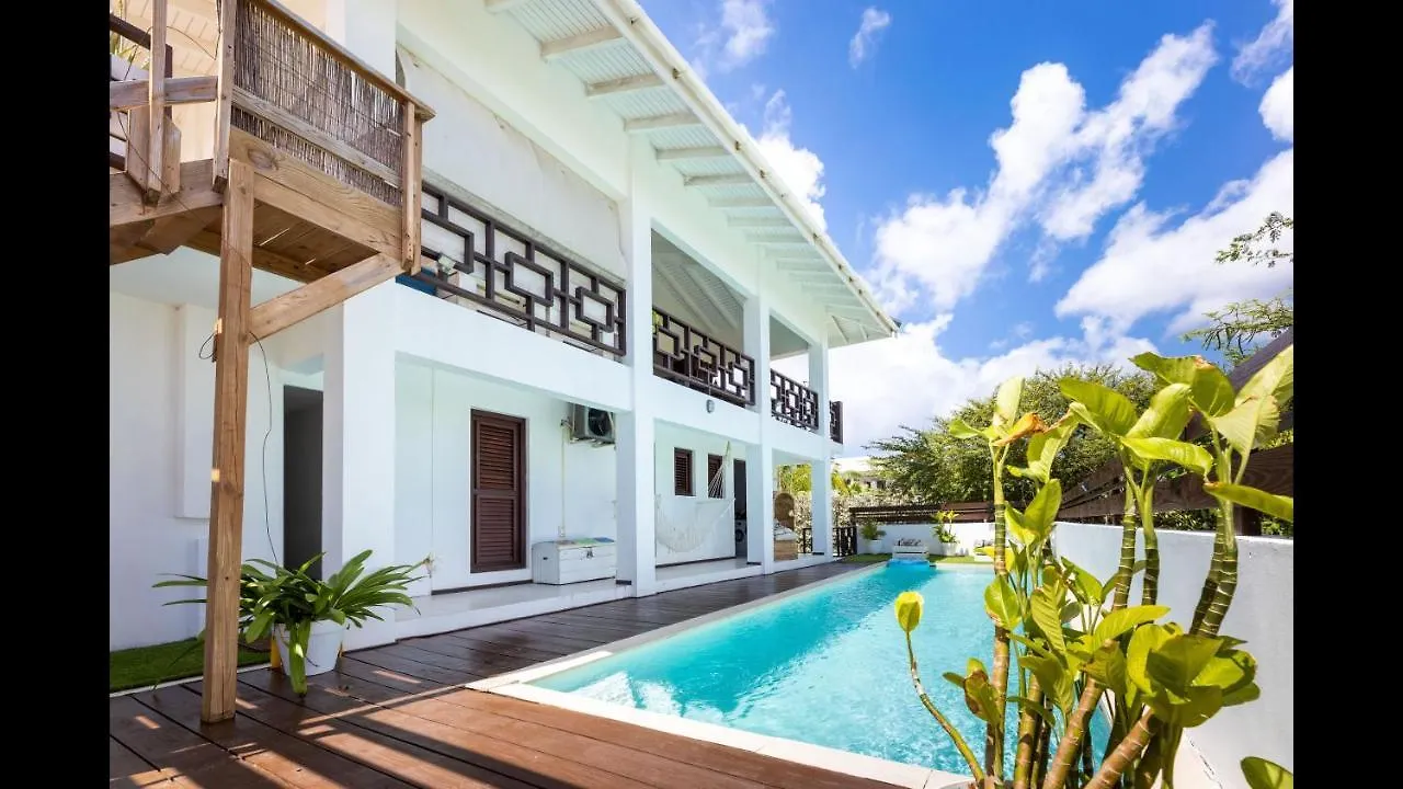 Beautiful Villa With Pool Near The Beach For Groups